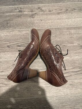 Rare Preppy Pikolinos Brown laser cut leather oxford heels 40